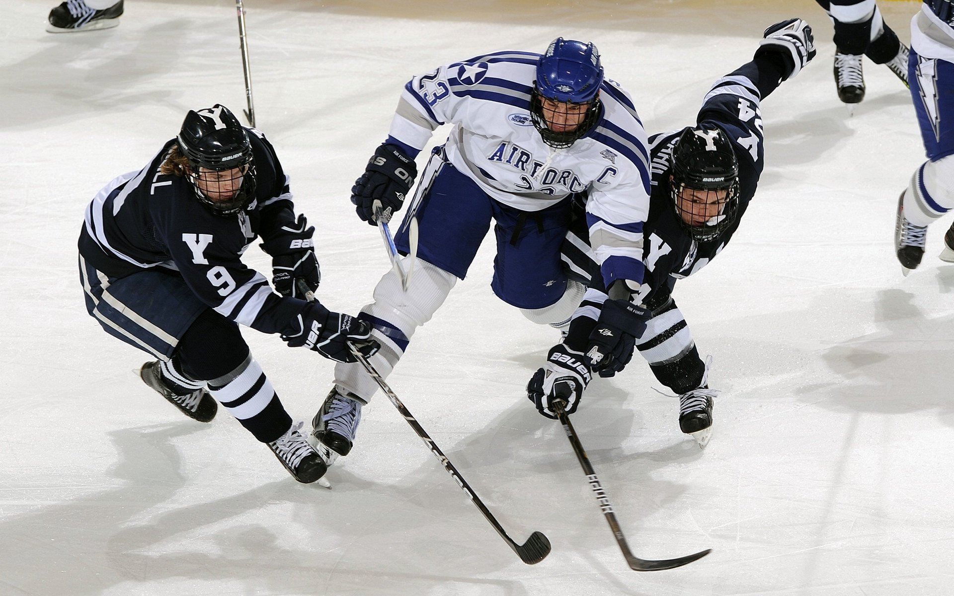 世界乒联大满贯开打，孙颖莎顺利晋级四强，2020国际乒联孙颖莎